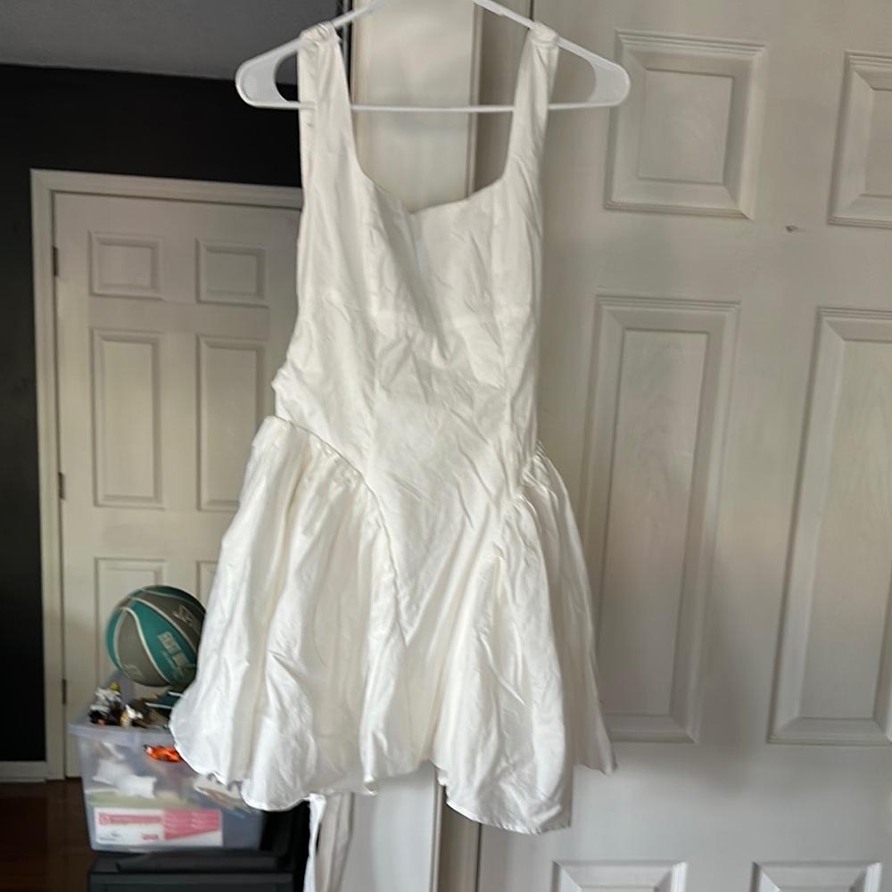 White Sleeveless Dress